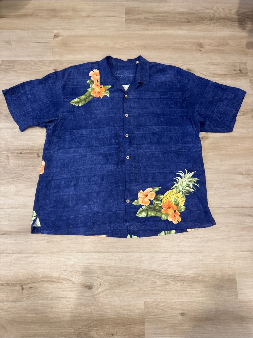 Men’s XXL Silk Tommy Bahama Navy Shirt with Floral & Yellow Pineapple print